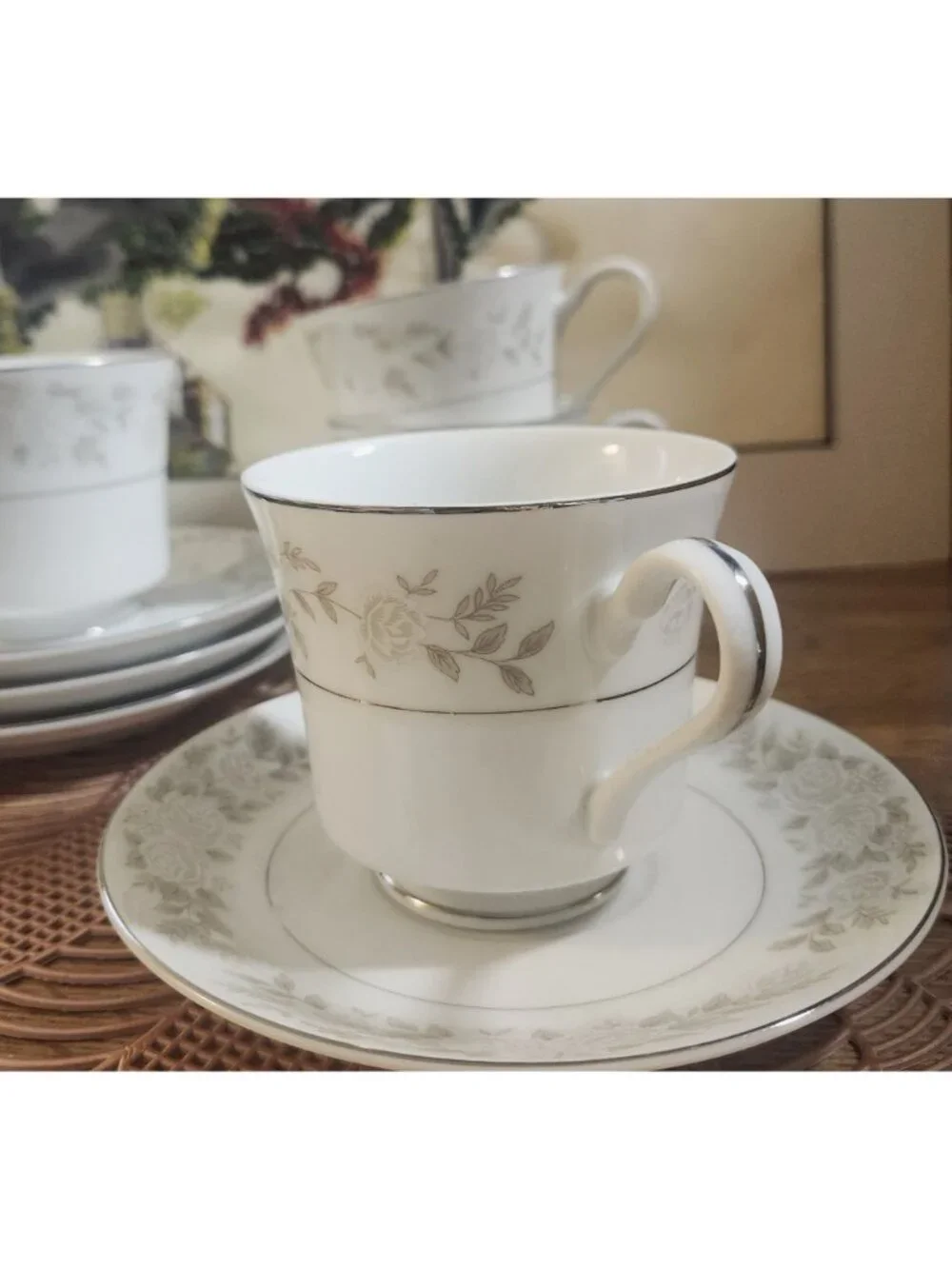 Fine China of Japan Adele Pattern Tea Cup Saucers 